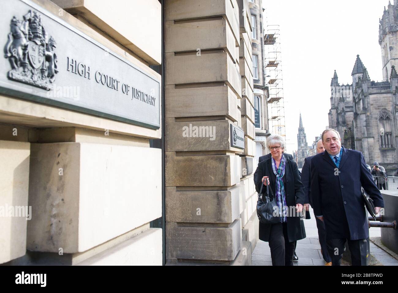 Édimbourg, Royaume-Uni. 23 mars 2020. Photo : Alex Salmond - ancien premier ministre de l'Écosse et ancien chef du parti national écossais (SNP). Alex Salmond est vu arriver à la Haute Cour le jour 11 de son procès, où le jury devrait rendre un verdict plus tard aujourd'hui. Crédit : Colin Fisher/Alay Live News Banque D'Images
