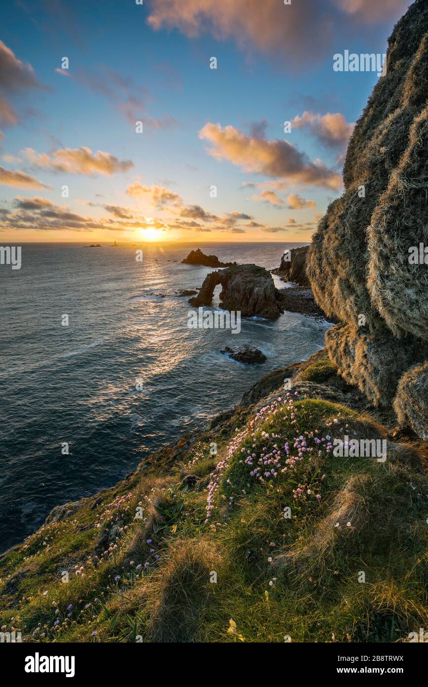 Land's End ; coucher du soleil ; Cornwall, UK Banque D'Images