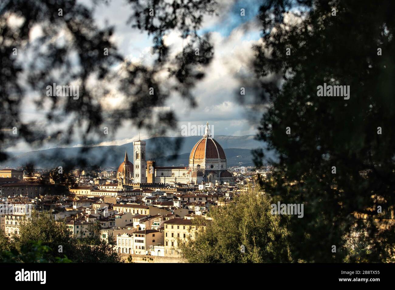 Vue sur la cathédrale Santa Maria del Fiore à Florence, Italie Banque D'Images