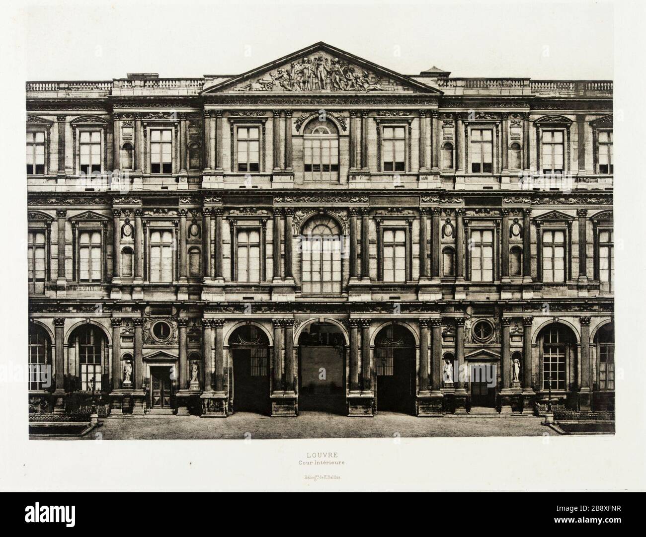 'Louvre, cour intèrieure ; Anglais : façade sud du Pavillon de 1800 sur le côté nord de la Cour carrée du Louvre à Paris, France, vers 1856 Photographies Photogravure de Droit : 14 3/4 x 19 in. (37,47 x 48,26 cm) ; feuilles : 17 1/2 x 25 in. (44,45 x 63,5 cm Don anonyme (AC1998.239.1) photographie ; circa 1856 QS date:P571, +1856-00-00T00:00:00Z/9,P1480,Q5727902 ; ' Banque D'Images