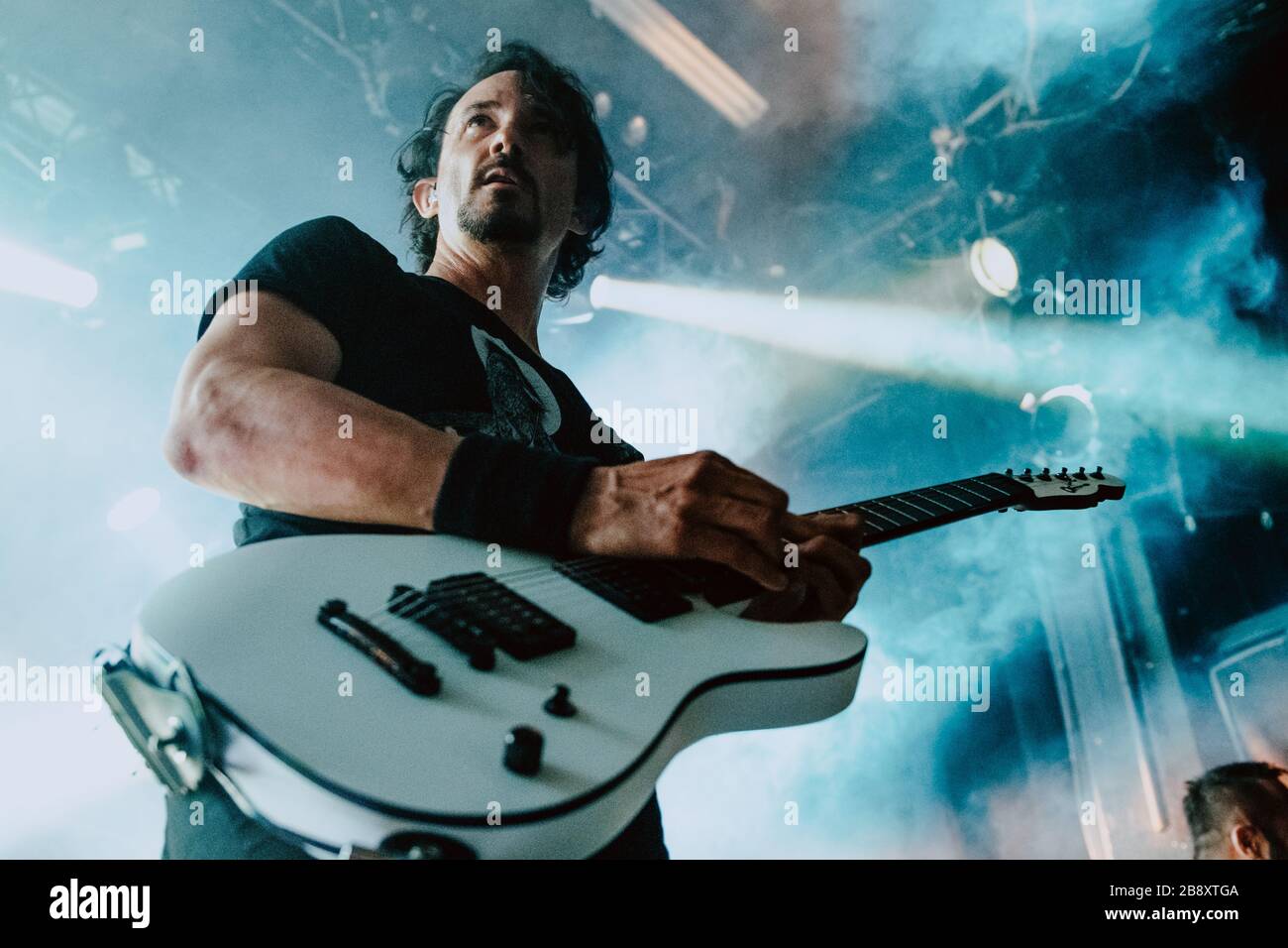 Aarhus, Danemark. 13 juillet 2017. Le groupe français de métaux lourds Gojira exécute un concert en direct au train d'Aarhus. Ici, le chanteur et guitariste Joe Duplantier est vu en direct sur scène. (Crédit photo: Gonzales photo . Nikolaj Bransholm). Banque D'Images