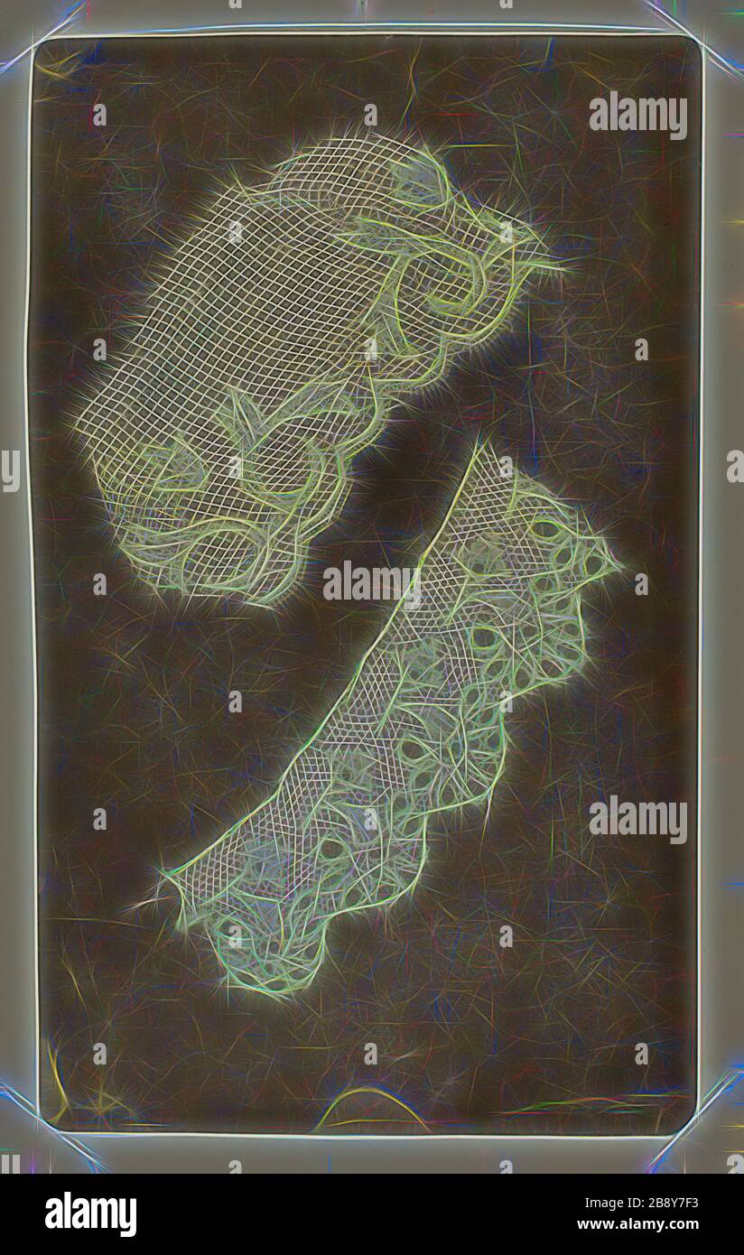 Deux morceaux de dentelle, c. 1838/42, William Henry Fox Talbot, anglais, 1800–1877, Angleterre, dessin photogénique, 18,4 × 11,1 cm (image/papier), réinventé par Gibon, design de glanissement chaleureux et gai de lumière radiance. L'art classique réinventé avec une touche moderne. La photographie inspirée du futurisme, qui embrasse l'énergie dynamique de la technologie moderne, du mouvement, de la vitesse et révolutionne la culture. Photo Stock