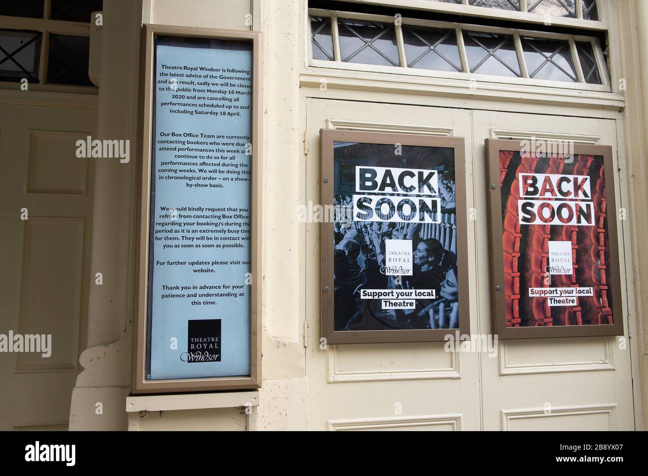 Windsor, Berkshire, Royaume-Uni. 22 mars 2020. Le Théâtre Royal de Windsor est temporairement fermé à la suite de l'annonce du gouvernement sur la fermeture des théâtres en raison de la pandémie de coronavirus. Crédit : Maureen McLean/Alay Banque D'Images