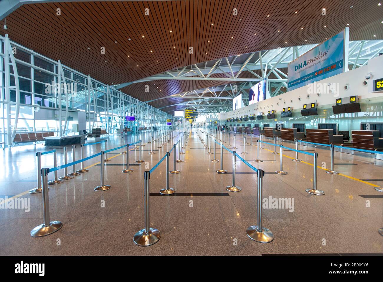 Da Nang, Vietnam. 22 mars 2020. L'aéroport international de da Nang est déserté après que le premier ministre du Vietnam a ordonné la suspension de tous les vols internationaux. Le Vietnam a également suspendu l'entrée de tous les étrangers à partir du 22 mars 2020, afin de limiter la propagation de la COVID-19. (Crédit photo: Gonzales photo/Alay Live News Banque D'Images