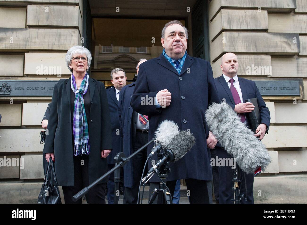 Édimbourg, Royaume-Uni. 23 mars 2020. Photo : Alex Salmond - ancien premier ministre de l'Écosse et ancien chef du parti national écossais (SNP). Alex Salmond est vu quitter la Haute Cour comme un homme libre le jour onze de son procès. Crédit : Colin Fisher/Alay Live News Banque D'Images