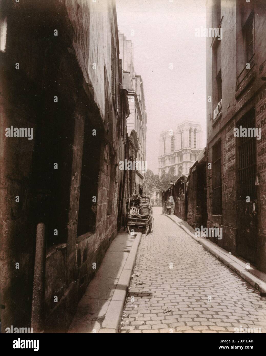 SAINT-JULIEN-LE-POOR rue Saint-Julien-le-Pauvre. Paris, Vème arrondissement, 1912. Photo d'Eugène Atget (1857-1927). Paris, musée Carnavalet. Banque D'Images