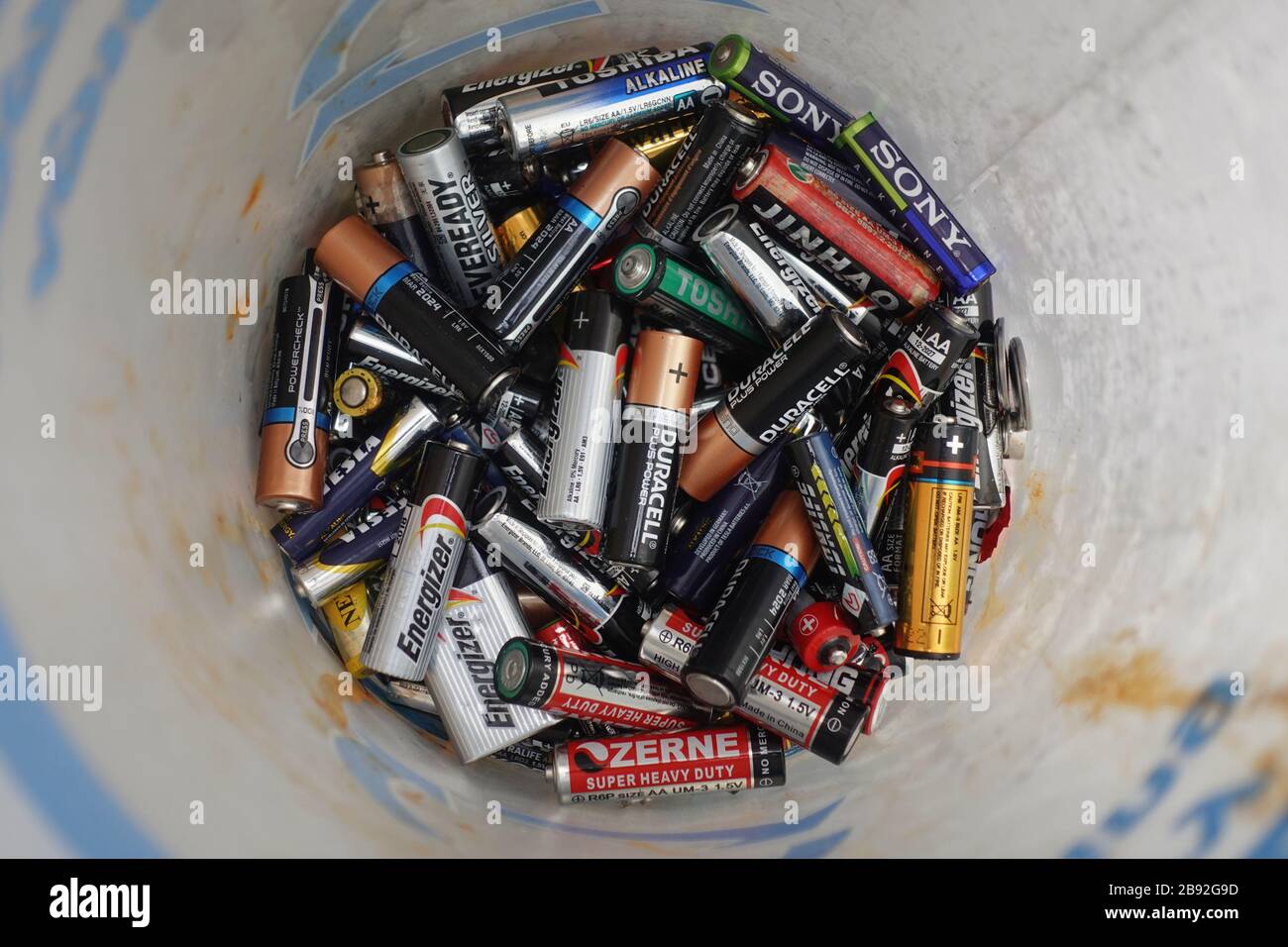 conteneur-piles-usagees-banque-d-image-et-photos-alamy