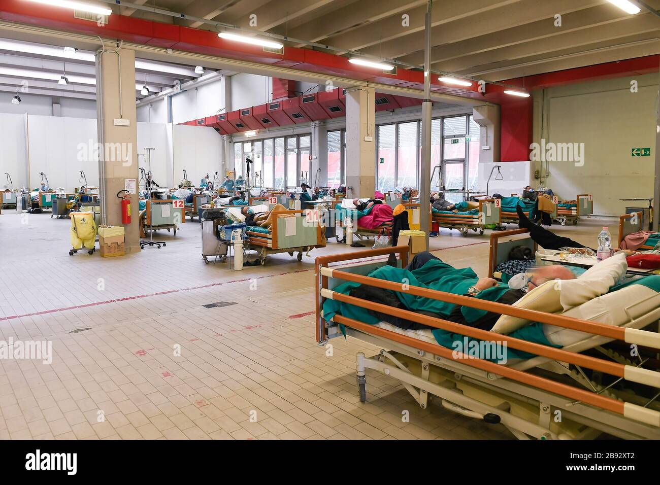 Italie, région de Lombardie, Brescia, 23 mars 2020 : épidémie du virus Covid-19. Urgence du coronavirus. Dans la photo sicks dans le point de triage à Civile Hospii Banque D'Images
