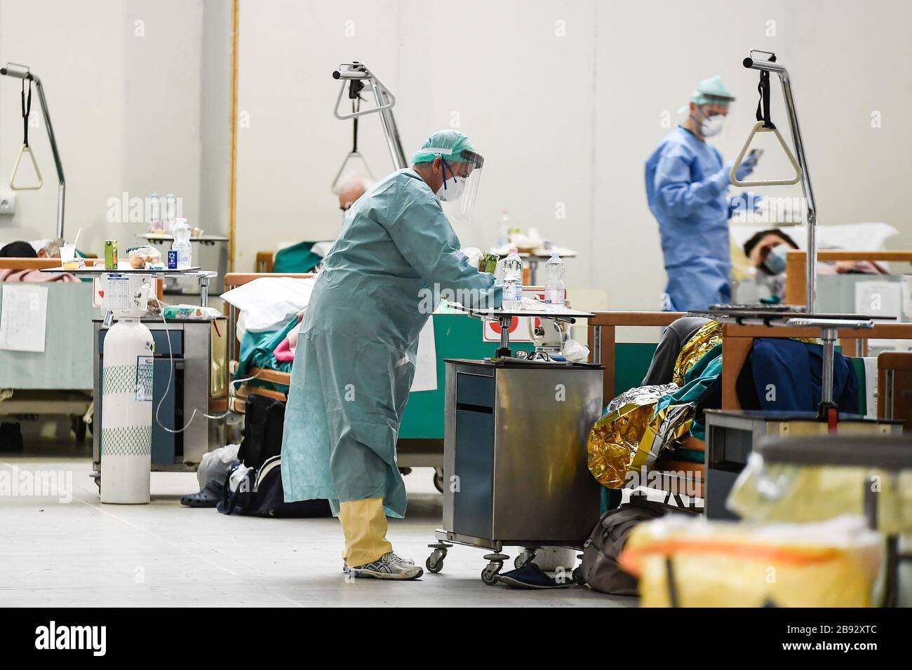 Italie, région de Lombardie, Brescia, 23 mars 2020 : épidémie du virus Covid-19. Urgence du coronavirus. Dans la photo sicks dans le point de triage à Civile Hospii Banque D'Images