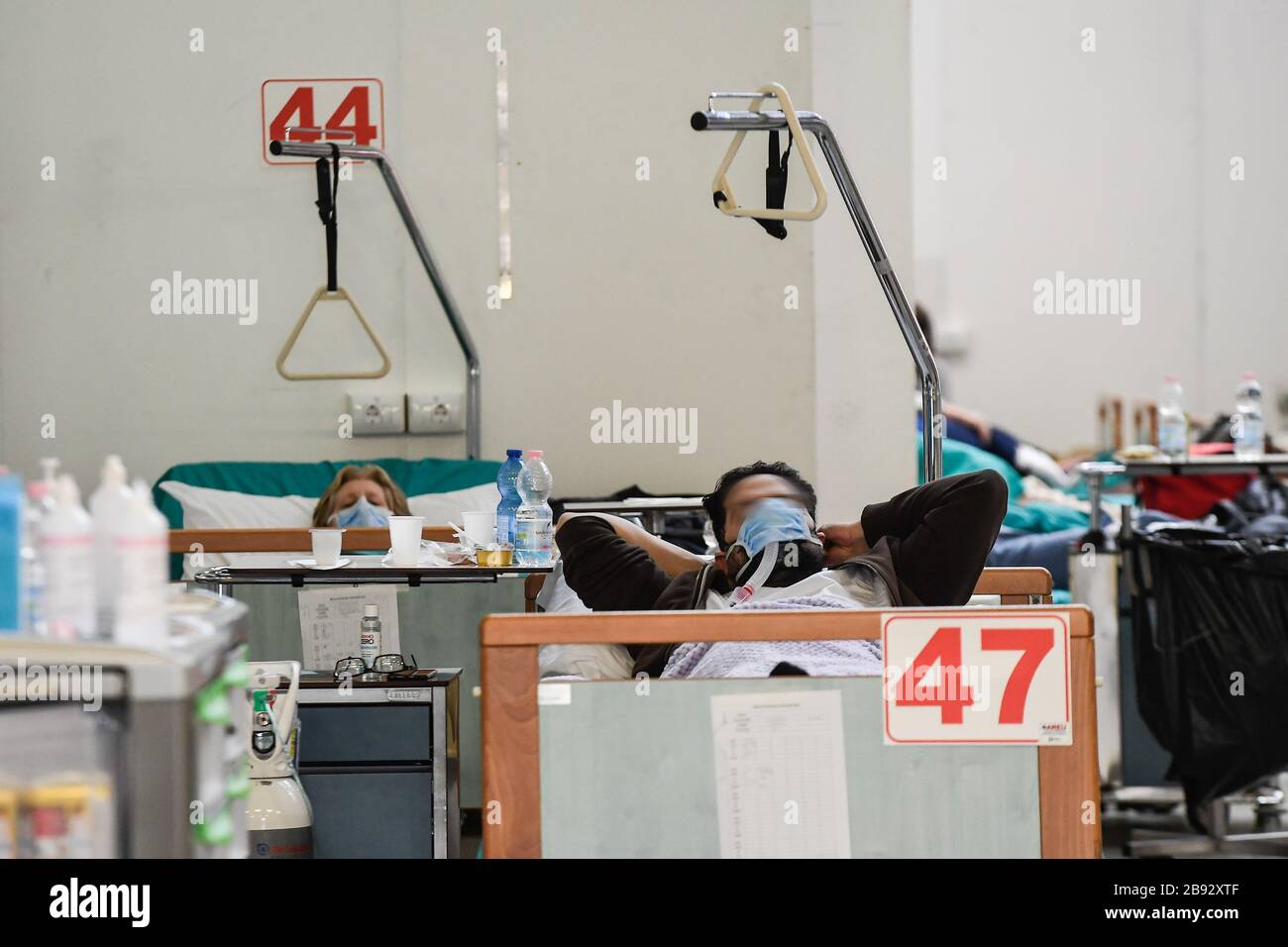 Italie, région de Lombardie, Brescia, 23 mars 2020 : épidémie du virus Covid-19. Urgence du coronavirus. Dans la photo sicks dans le point de triage à Civile Hospii Banque D'Images
