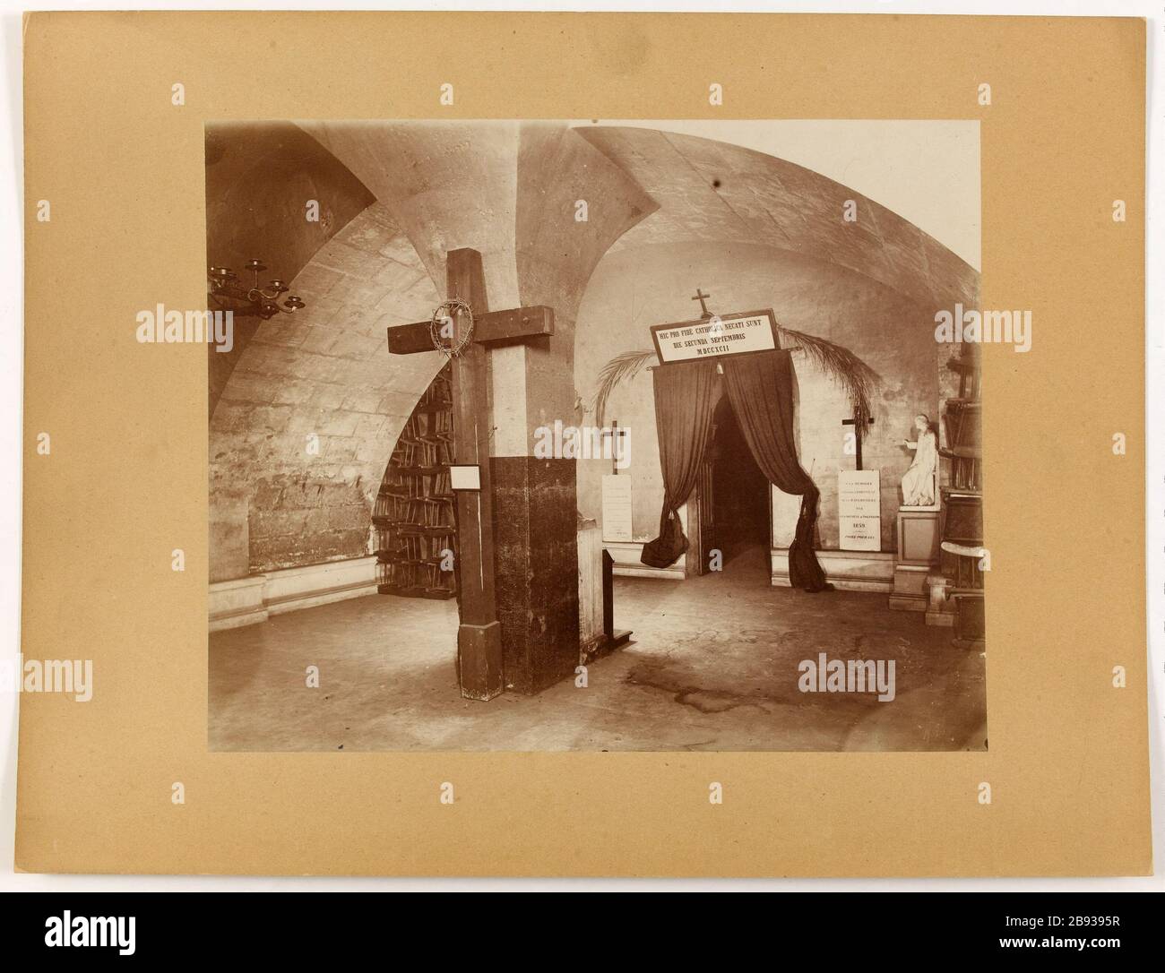 Crypte du séminaire Carmélite de l'Église Saint-Joseph, 6ème arrondissement, Paris Crypte de l'Église Saint-Joseph-des-Carmes, séminaire des Carmes. Paris (VIème arr.). Photographie anonyme. Paris, musée Carnavalet. Paris, musée Carnavalet. Banque D'Images