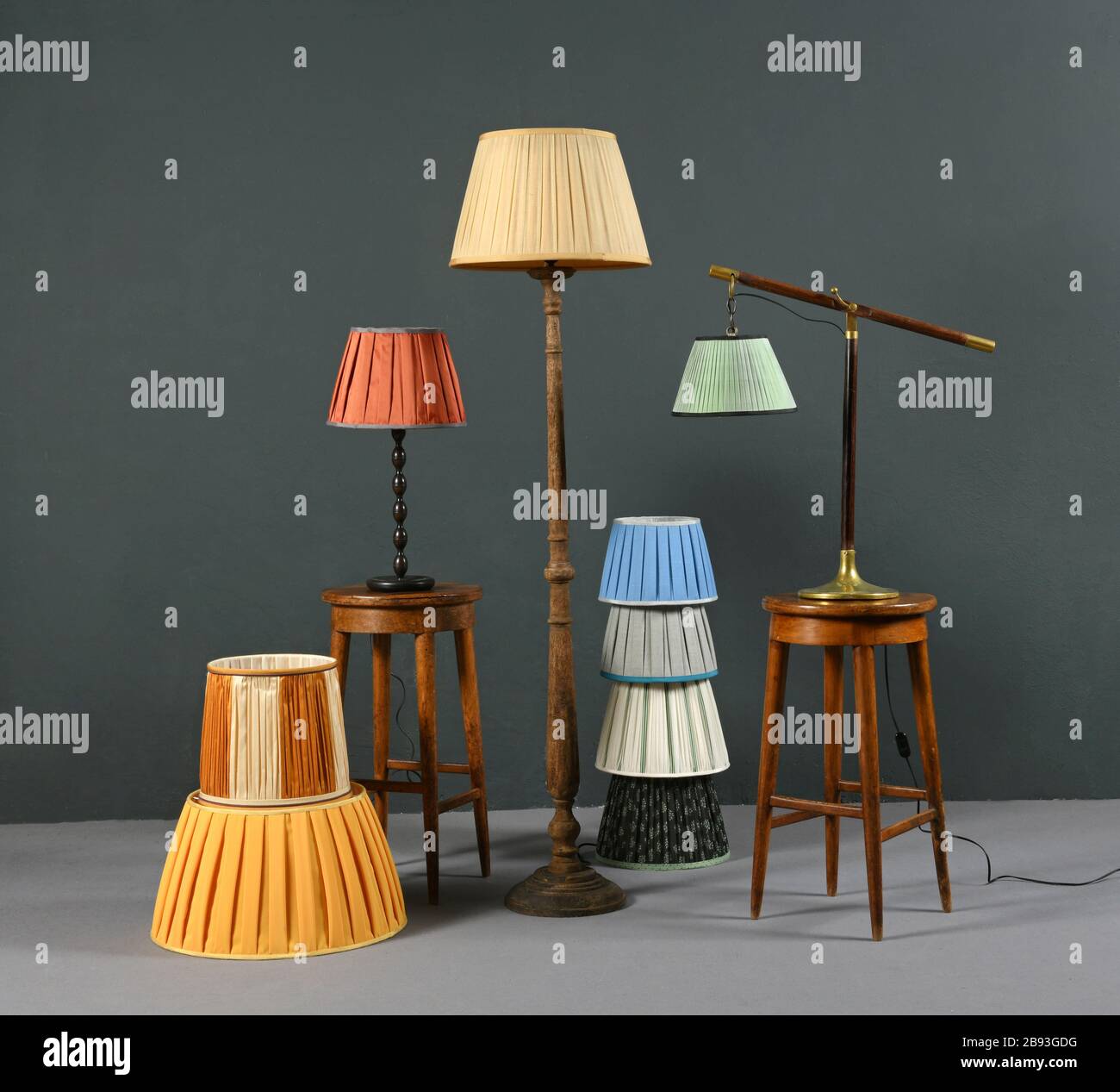 Lampe à poser Flora ASZ1496 avec abat-jour cylindrique en tissu sable
