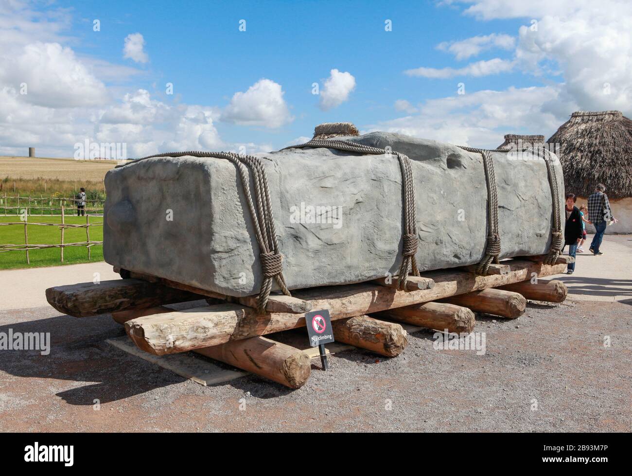 Cependant, la reconstruction d'un traîneau a été utilisée pour transporter les pierres massives de Sarsen à Stonehenge Banque D'Images