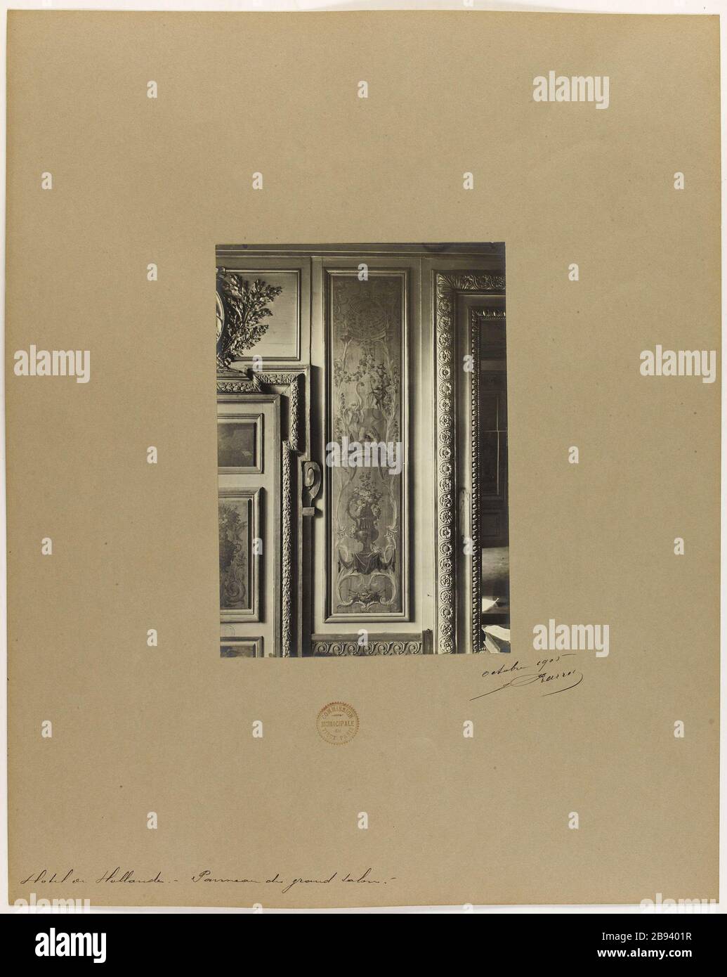 Hôtel Holland - Panneau du Grand salon. Vue sur un décor d'éléphant peint en panneaux, Grand salon de l'Hôtel de Hollande, Paris. Barry, Jean. Hôtel de Hollande - Panneau du Grand salon. 'Vue d'un panneau pinte à la décoration d'éléphant, Grand salon de l'Hôtel de Hollande, Paris'. Rage au gélatino-bromure d’argent. En 1905-10-1905-10. Paris, musée Carnavalet. Banque D'Images