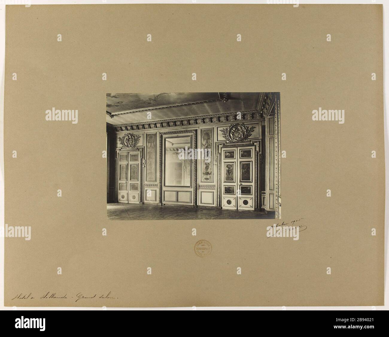 Holland Hotel - Grand salon. Découvrez les boiseries du Grand Hotel's Show Holland, Paris Barry, Jean. Hôtel de Hollande - Grand salon. 'Vue des boiseries du Grand salon de l'Hôtel de Hollande, Paris'. Rage au gélatino-bromure d’argent. En 1905-10-1905-10. Paris, musée Carnavalet. Banque D'Images