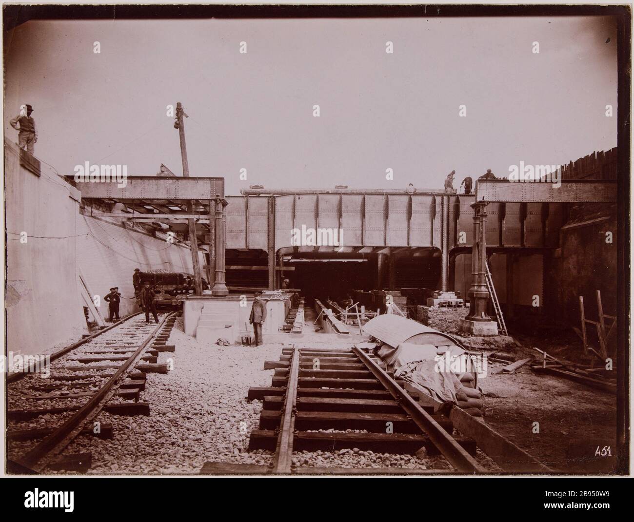 Gare de Lyon, fusillade. 6 avril 1900. Gare de Lyon, pour la descente, 12ème arrondissement, Paris. 6 avril 1900. Métro parisien. 'Station gare de Lyon, vue pry en bas, Paris (XIIème arr.)'. Photo de Charles Maudron (1861-1940). Rage au gélatino-chlorure d’argent développement. 6 avril 1900. Paris, musée Carnavalet. Banque D'Images