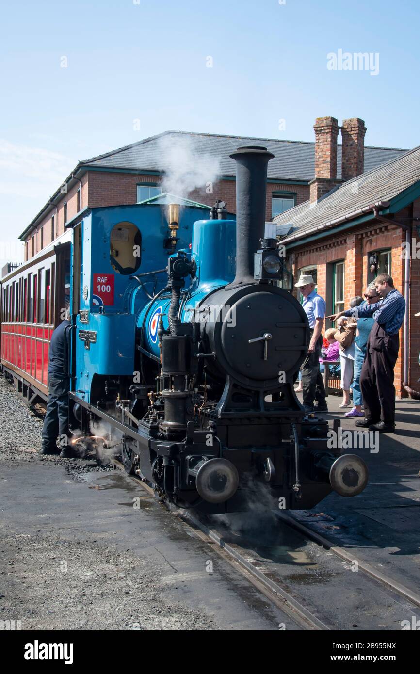 No 6, Douglas, moteur à vapeur 0-4-0WT à Tywyn sur le chemin de fer de Talyllyllyn, Tywyn, (Towyn), Gwynedd, Pays de Galles. Construit en 1918 par Andrew Barclay Ltd. Banque D'Images