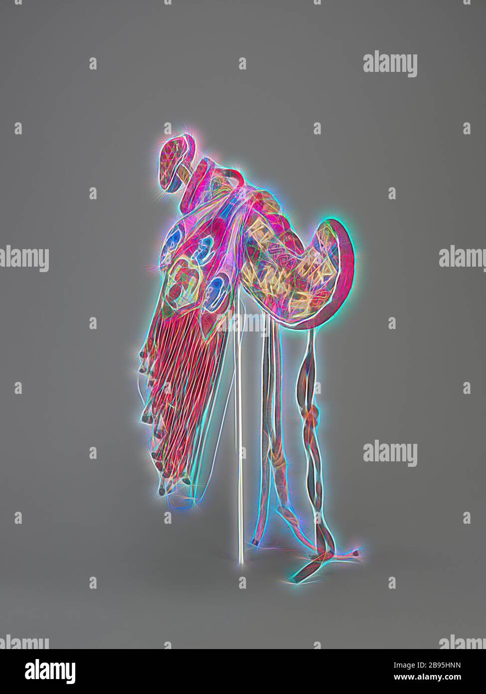 Épée et gaine cérémonielles, peuple Oowo, fin du XIXe siècle - début du XXe siècle, perles de verre, tissu, ivoire, fer, environ. L:18 po. (Épée dans la gaine), environ L:26 in. (Avec des éléments suspendus), l'art africain, repensé par Gibon, le design de glanissement chaleureux et gai de la luminosité et des rayons de lumière radiance. L'art classique réinventé avec une touche moderne. La photographie inspirée du futurisme, qui embrasse l'énergie dynamique de la technologie moderne, du mouvement, de la vitesse et révolutionne la culture. Banque D'Images