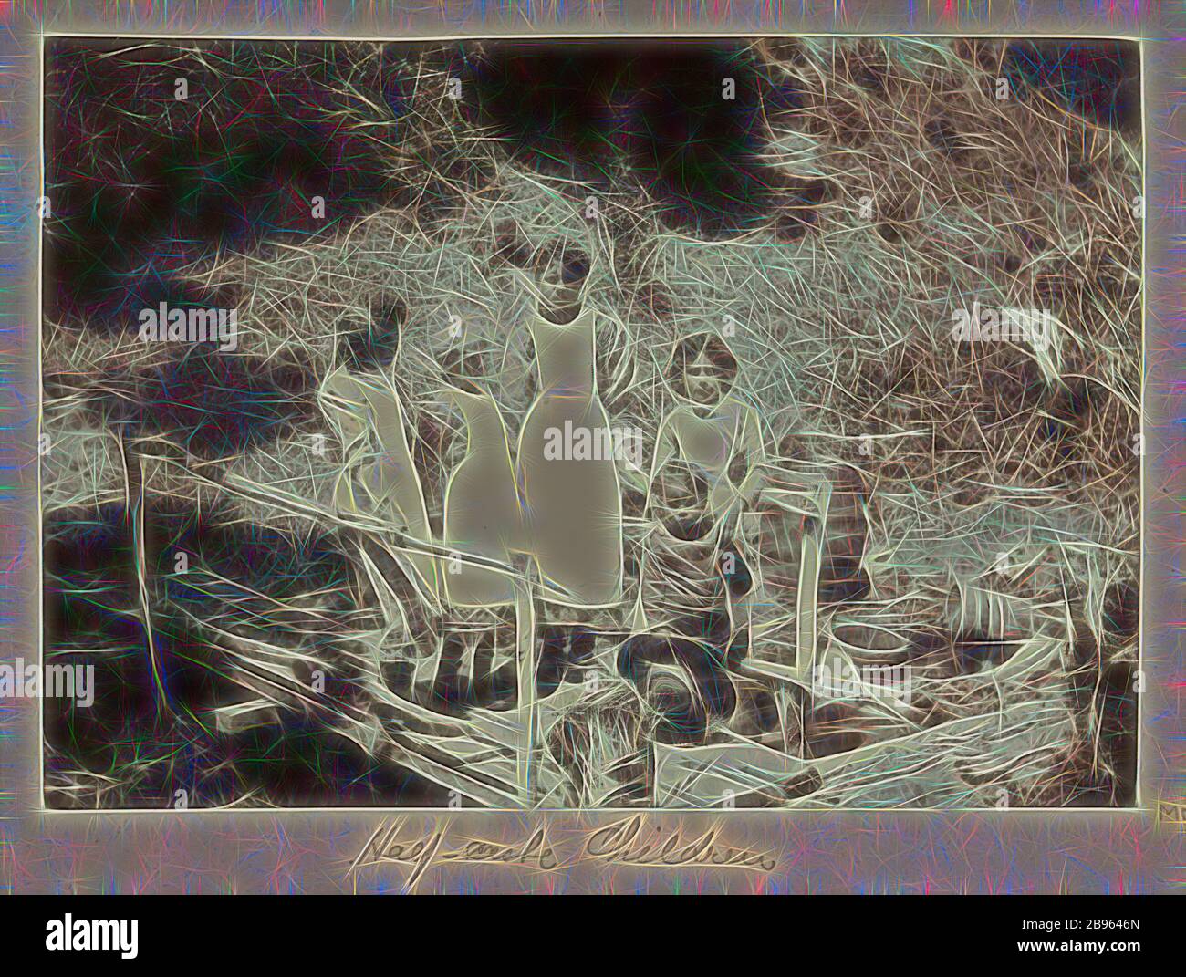 Photographie - enfants autochtones, Groupe des îles Furneaux, 1893, cette image de cinq enfants autochtones debout sur un petit pont a été prise par UN J Campbell lors d'une expédition scientifique du Field Naturalistss' Club of Victoria au Groupe des îles Furneaux, détroit de Bass, en novembre 1893. Il y a des seaux à eau dans le ruisseau voisin, donc les enfants peuvent recueillir l'eau. Il est l'une des soixante-neuf photos noir et blanc et sépia dans un album relié, réimaginé par Gibon, conception de chaleureux gai lumineux et lumineux rayonnant. L'art classique réinventé avec une touche moderne Banque D'Images