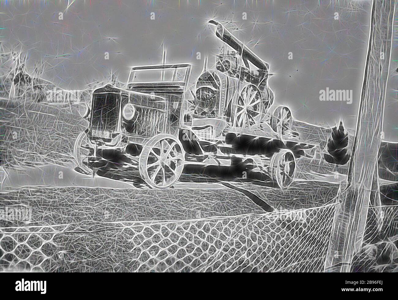 Négatif - Ensay District, Victoria, 1926, UN moteur à vapeur chargé sur le plateau d'un camion., repensé par Gibon, design de glanissement chaleureux et gai de la luminosité et des rayons de lumière radiance. L'art classique réinventé avec une touche moderne. La photographie inspirée du futurisme, qui embrasse l'énergie dynamique de la technologie moderne, du mouvement, de la vitesse et révolutionne la culture. Banque D'Images