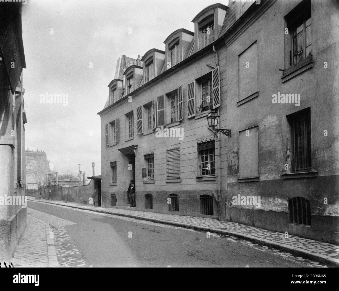 MAISON Balzac, Passy 47 RUE RAYNOUARD Maison de Balzac, Passy, rue Raynouard, numéro 47, Paris (XVIème arr.). Photo d'Eugène Atget (1857-1927). Paris, musée Carnavalet. Banque D'Images