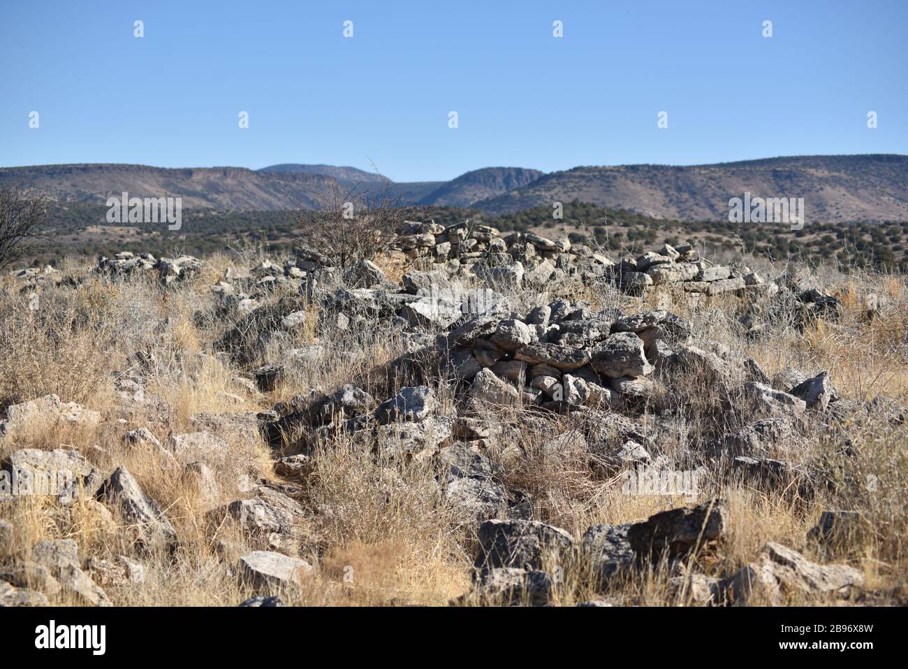 RIM Rock, AZ., États-Unis 13 janvier 2018. Montezuma bien. Fait partie du monument national du château de Montezuma. Un trou de sinkhole calcaire naturel de 386 pieds de diamètre Banque D'Images