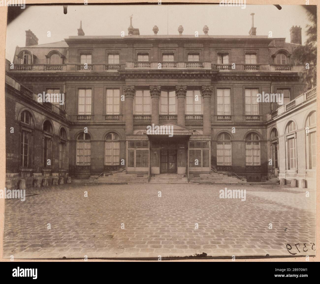 Hôtel Chanac (hôtel Châtelet), Palais Archevêque, 127 rue de Grenelle, 7ème arrondissement, Paris Atget, Eugène (Jean Eugène Auguste Atget, dit). 'Hôtel de Chanac (hôtel du Châtelet), palais Archiépiscopal, 127 rue de Grenelle, 7ème arrondissement, Paris'. Papier de rage alluminé. Paris, musée Carnavalet. Banque D'Images