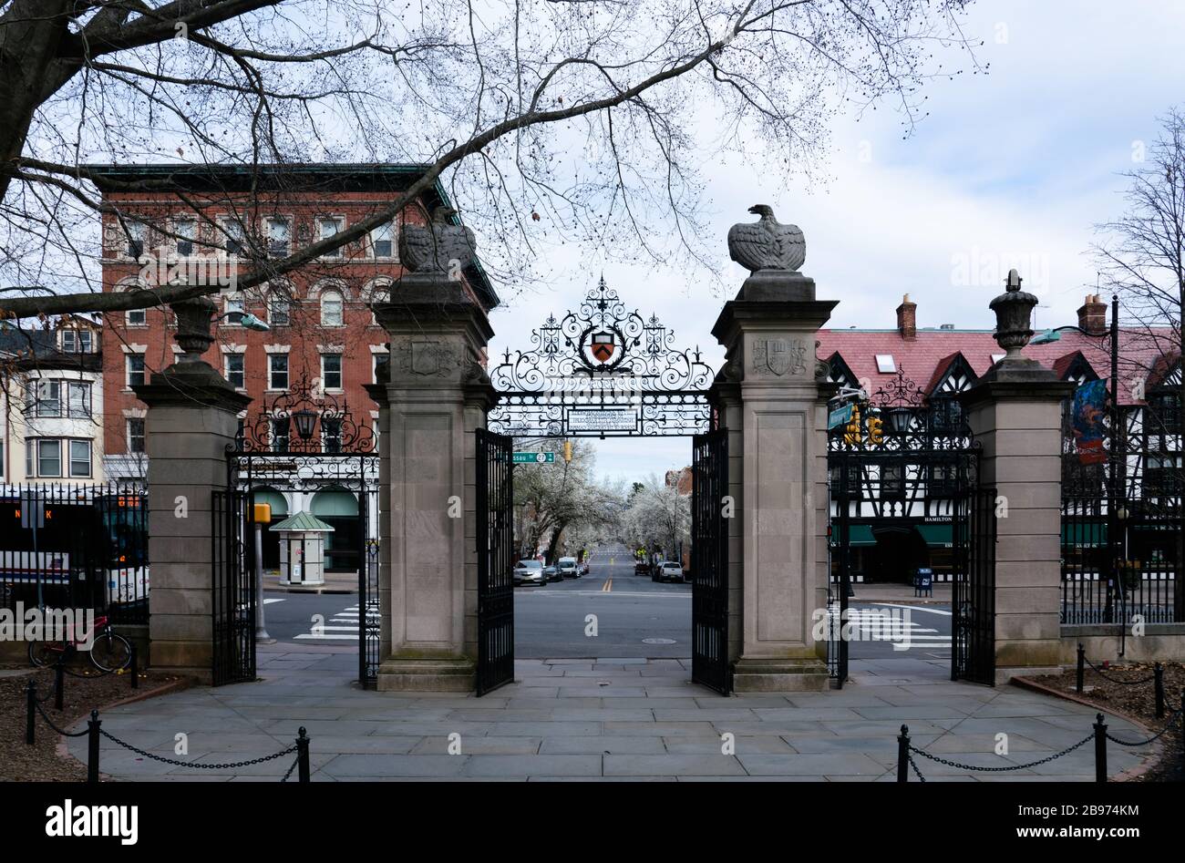 Rues vides dans le centre-ville de Princeton, NJ. comme New York est maintenant l'épicentre de la pandémie mondiale de coronavirus, les gens sont invités à s'abriter en place. Banque D'Images