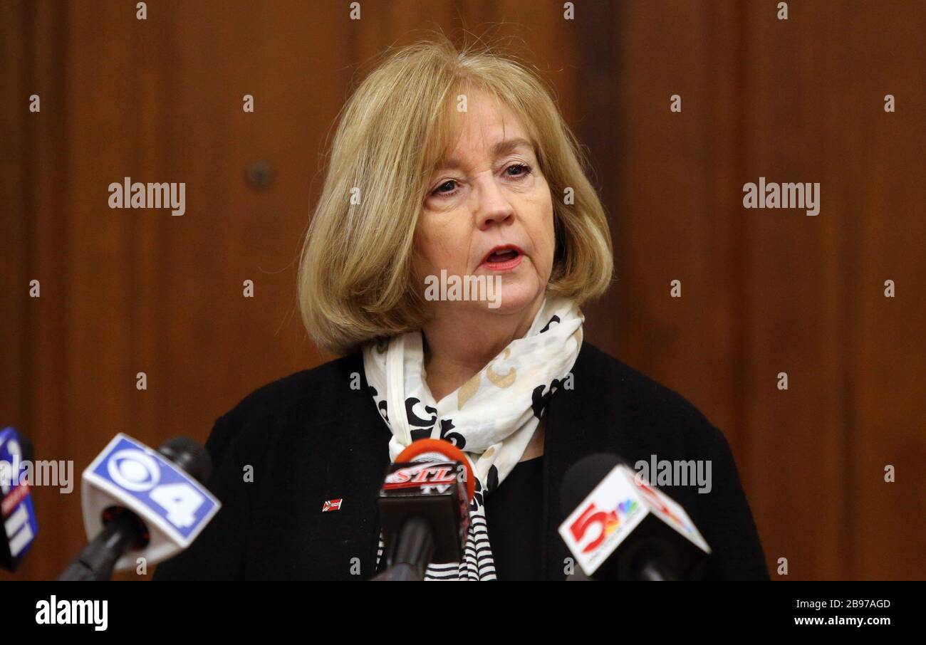 St. Louis, États-Unis. 23 mars 2020. Le maire de Saint-Louis, Lyda Krewson, annonce la première mort de Coronavirus, dans la ville de Saint-Louis, le lundi 23 mars 2020. Une femme, dans ses années 30, a été diagnostiquée positive le 3/22/2020. Le nombre total de décès dans l'ensemble de l'État dans le Missouri est maintenant de quatre. Photo de Bill Greenblatt/UPI crédit: UPI/Alay Live News Banque D'Images