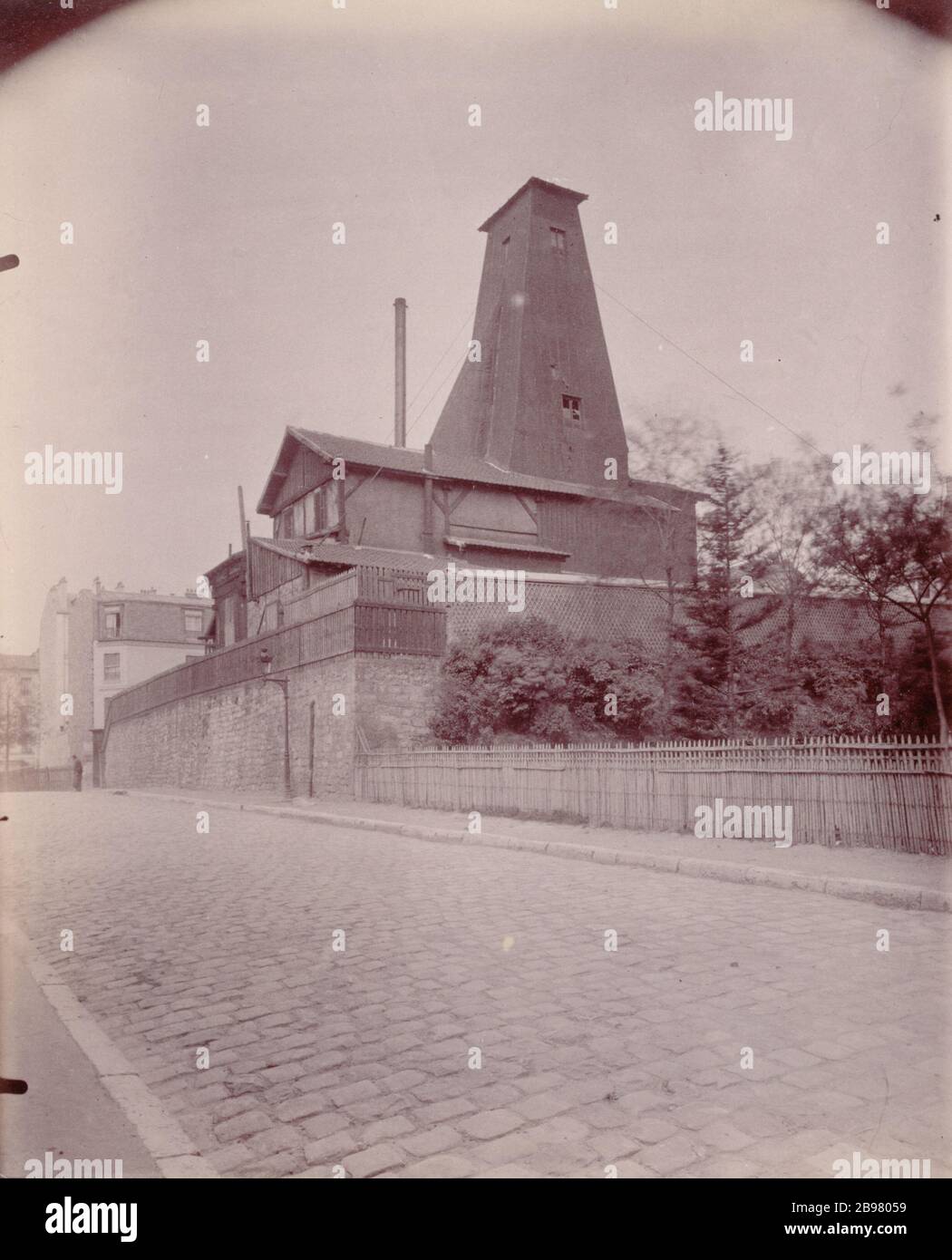 PUITS ARTÉSIENS 'Puits artésien, rue Bobillot', Paris (XIIème arr.), 1900. Photo d'Eugène Atget (1857-1927). Paris, musée Carnavalet. Banque D'Images