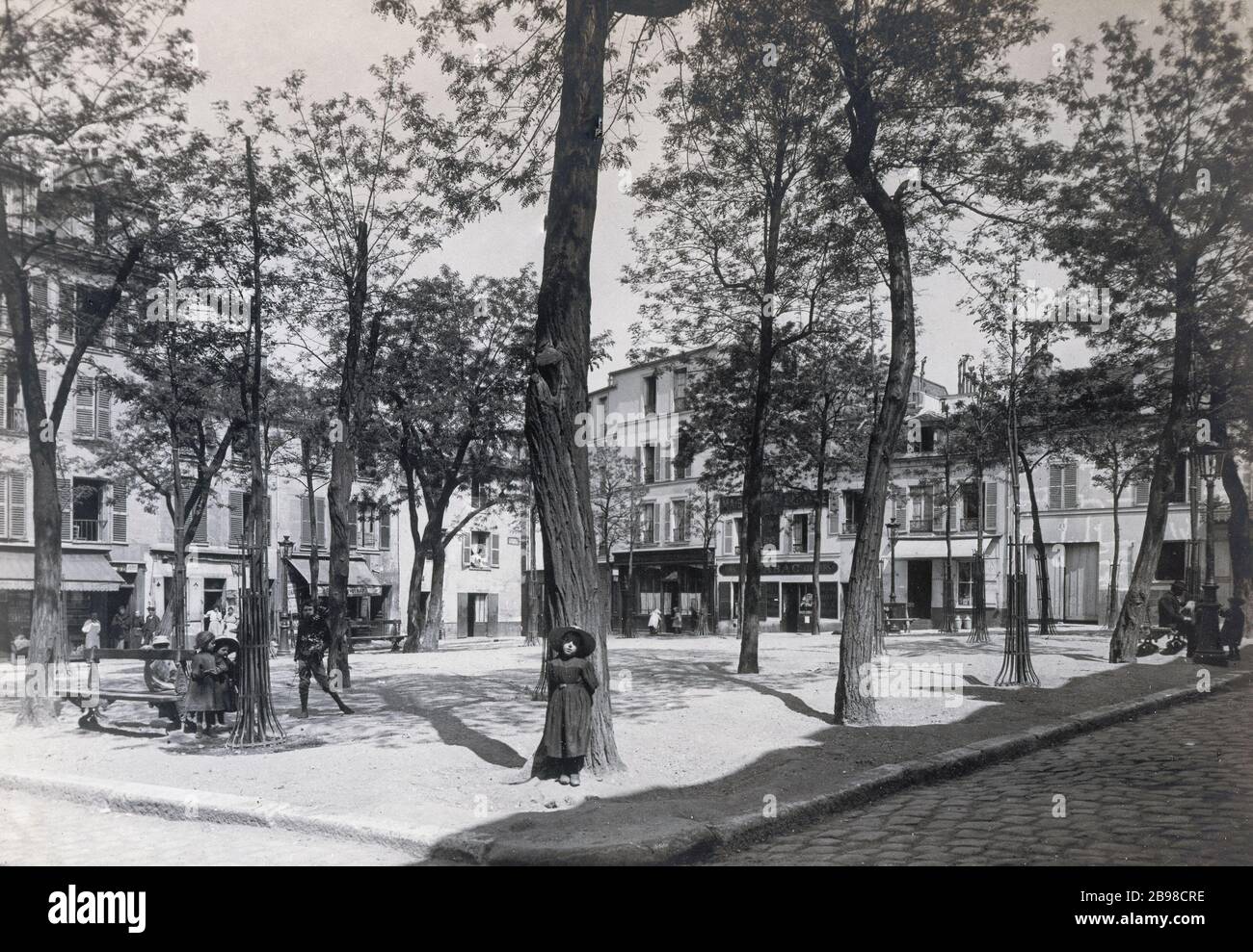PLACE DU TERTRE place du Tertre. Paris (XVIIIème arr.), 19 mai 1904. Paris, musée Carnavalet. Banque D'Images