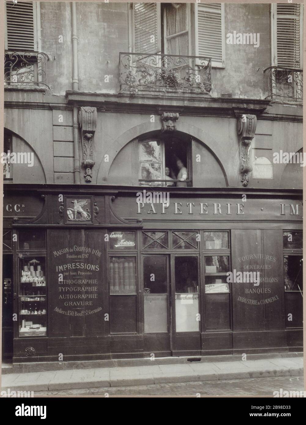 1 RUE DE CONDE - MAISON DU GRIFFON D'OR 1 rue de Condé, maison du Griffon d'Or. Paris (VIème arr.). Photo de Charles Lansiaux (1855-1939). Paris, musée Carnavalet. Banque D'Images