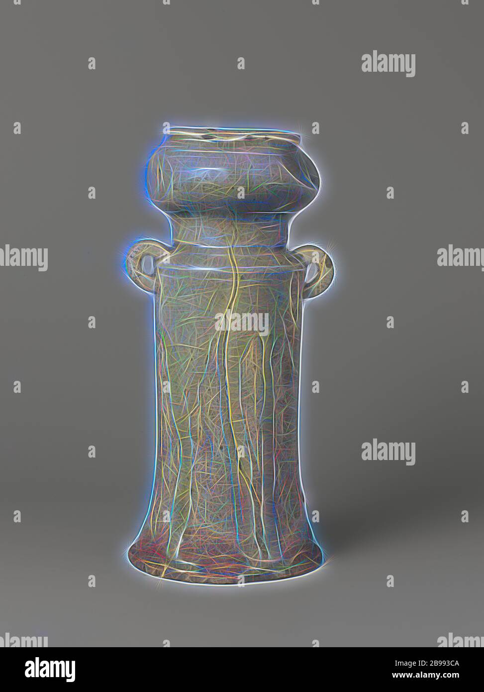 Vase avec un glaçure verte et deux poignées, vase en grès avec deux oreilles sur l'épaule, partiellement recouvert d'un glaçure verte de celadon. Le ventre est cylindrique et légèrement évasé au pied. Le cou a un épaississement sphérique et un bord court et surélevé. Le dos et la partie inférieure du vase sont non vitrés. Une fissure dans le mur. Je vais., anonyme, Japon, c. 1700 - c. 1899, époque Edo (1600-1868), grès, glaçure, vitrification, h 31.1 cm d 9.4 cm d 11.9 cm d 13.9 cm l 14.5 cm, repensé par Gibon, design de lumière chaude et gaie, éclat de la luminosité et de rayons de lumière. L'art classique réinventé avec Banque D'Images