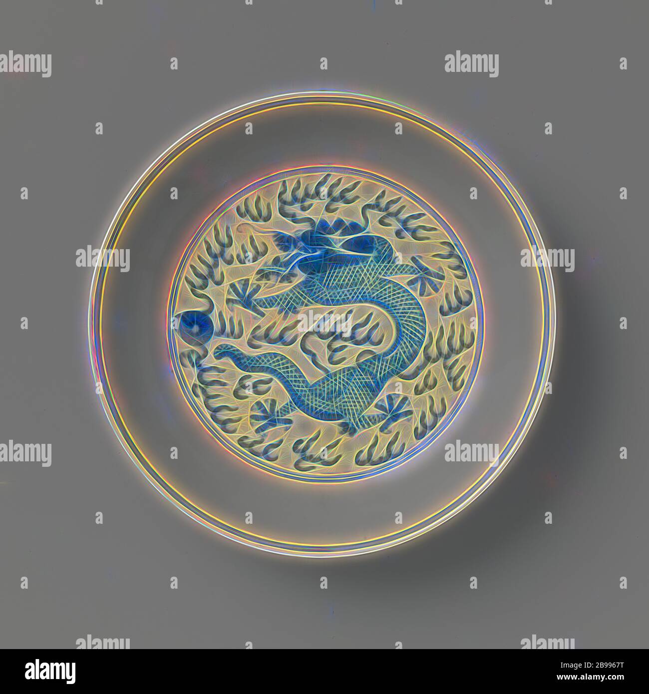 Plat de soucoupe avec dragons à la recherche de perles, plat en porcelaine avec paroi ronde, peint en bleu sous-brillant. Un dragon à cinq griffes pourchassant une perle sur l'appartement, sur le mur extérieur deux dragons à cinq griffes avec perles. Marqué au bas de la page par la marque de six caractères de l'empereur Guangxu. Bleu blanc., anonyme, Chine, c. 1875 - c. 1908, dynastie Qing (1644-1912) / période Guangxu (1875-1908), porcelaine (matériau), glaçure, cobalt (minéral), vitrification, h 49 cm d 16.8 cm d 9.8 cm, repensé par Gibon, conception de lumière chaude et gaie rayonnant de la brillance et de la radiance des rayons de lumière. L'art classique réinventé avec une touche moderne Banque D'Images