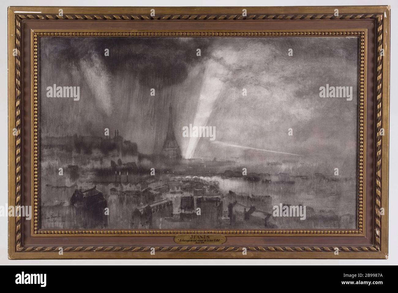 ILLUMINER LA TOUR EIFFEL EN AOÛT 1914 À JEANES. 'Eclairage de la Tour Eiffel en août 1914'. Fusain et craie. Paris, musée Carnavalet. Banque D'Images