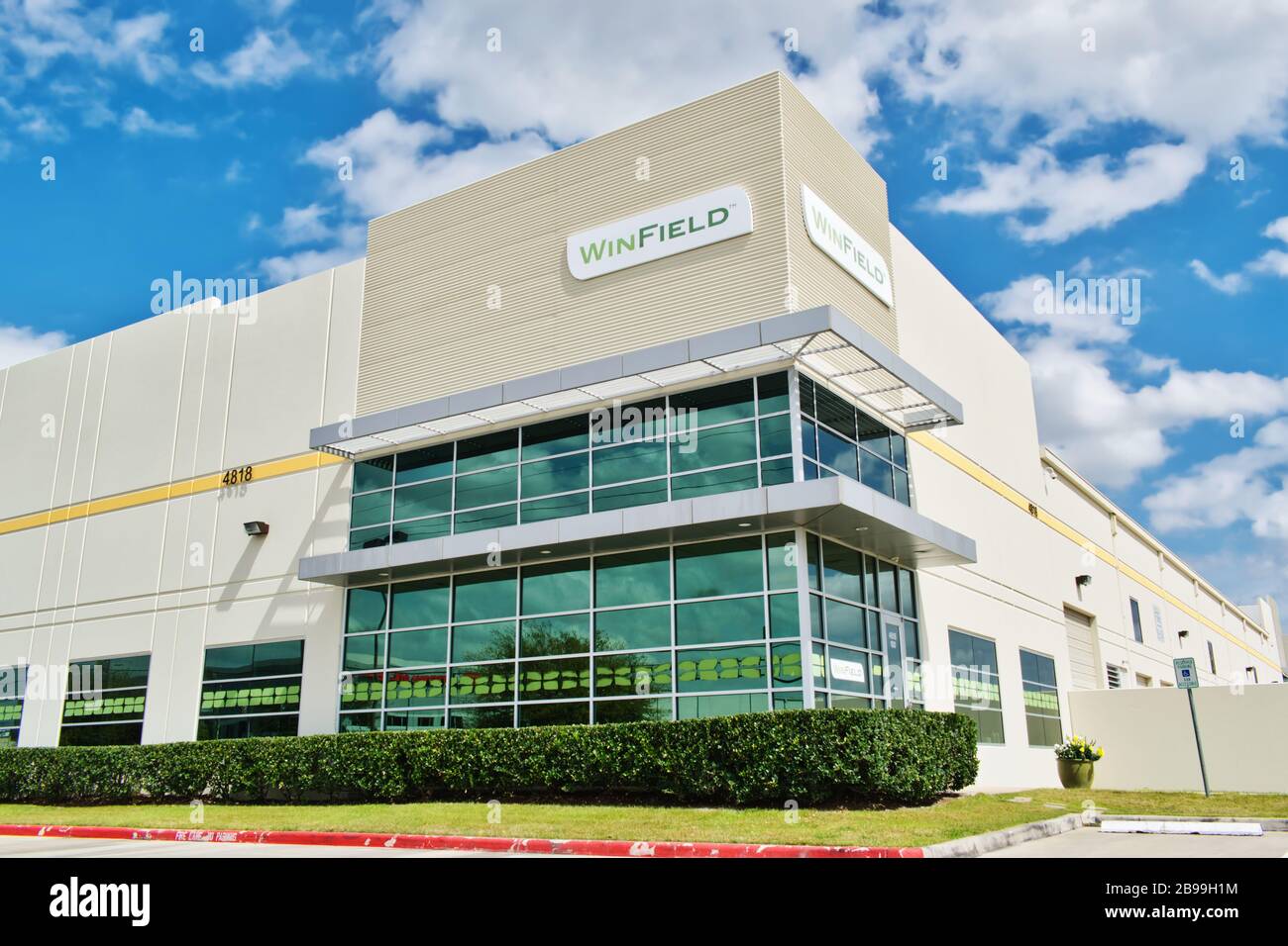 Extérieur de l'immeuble de bureaux d'entreprise Winfield sur Beltway 8 à Houston, Texas. Société de solutions agricoles qui a fusionné avec United Suppliers. Banque D'Images