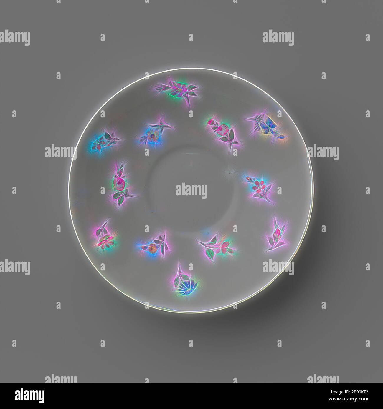 Soucoupe à fleurs, plat en porcelaine, peint sur le glaçage en bleu, rouge, rose, vert, jaune, violet et noir. La paroi intérieure est recouverte de petites fleurs dispersées. Le côté opposé est décoré. Marqué au fond avec le sceptre, la pomme rouge avec K.P.M et la lettre de l'année N (1913) et I., Königliche Porzellan Manufaktur, Berlin, c. 1913, porcelaine (matériau), glaçure, vitrification, h 3.2 cm d 14.6 cm d 7 cm, repensé par Gibon, conception de lumière chaude et gaie rayonnant de lumière et de radiance. L'art classique réinventé avec une touche moderne. Photographie inspirée par le futurisme, embrassant le dy Banque D'Images