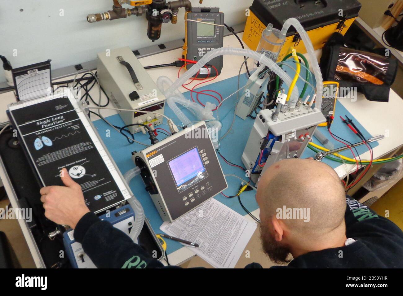 Logistique médicale Banque de photographies et d'images à haute résolution  - Alamy