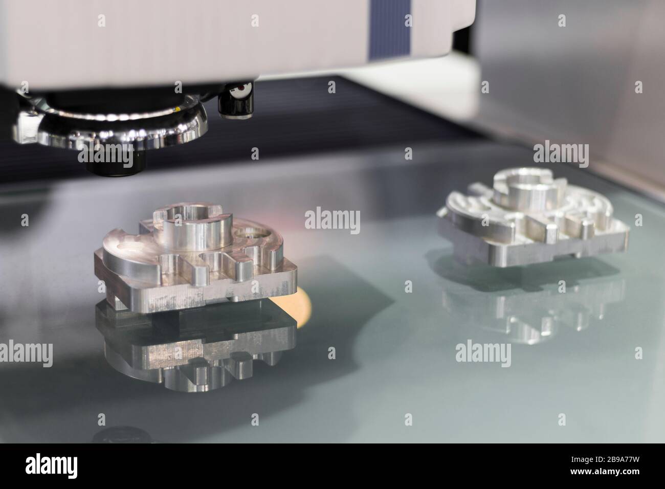 machine d'inspection de dimension d'image pour le contrôle qualité de l'usine d'usinage ; équipement de backgorund d'ingénierie industrielle Banque D'Images