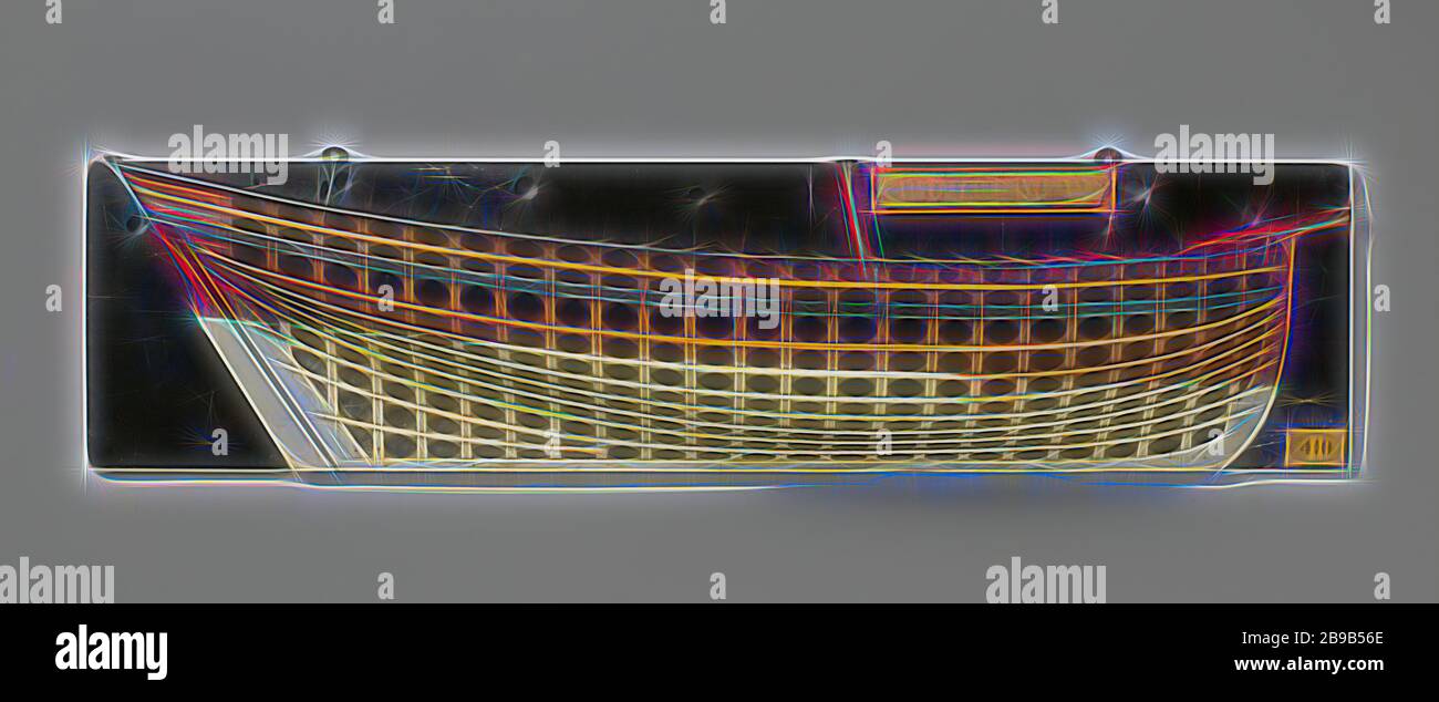 Demi-modèle ou fraise à 14 canons, modèle de moule polychromé (tribord) d'un maître. Miroir torsadé, wulf creux, porte fermée, sterns fortement baissant, barre droite avec barre carrée de barre. Le pur déferle fortement, un bois de barwood et un cerf. Treillis rond à sommet, bateau sous-marin tranchant, charge de direction très importante. Mât fortement incliné., anonyme, Pays-Bas, c. 1780 - c. 1820, bois (matériel végétal), h 27,7 cm × W 102,3 cm × d 17 cm, repensé par Gibon, design de glanissement chaleureux et gai de la luminosité et des rayons de lumière radiance. L'art classique réinventé avec une touche moderne. La photographie inspire Banque D'Images