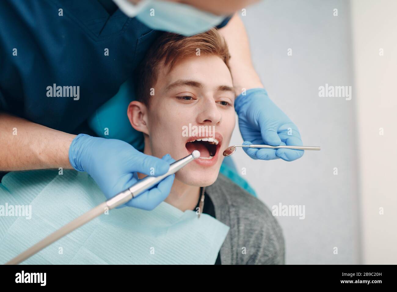 Dentisterie. Dentiste et patient. Clinique dentaire. Banque D'Images