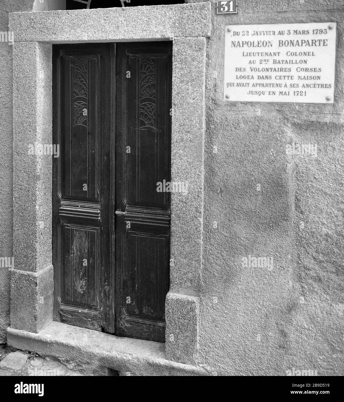 La porte d'entrée de la maison de Bonifacio où Napoléon Bonaparte est resté  en 1793. [traduction automatique] Photo Stock - Alamy