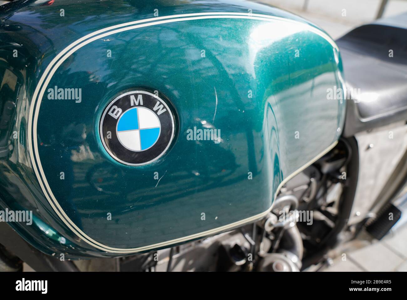 Bordeaux , Aquitaine / France - 11 19 2019 : BMW moto logo Vintage  réservoir de carburant historique moto Photo Stock - Alamy