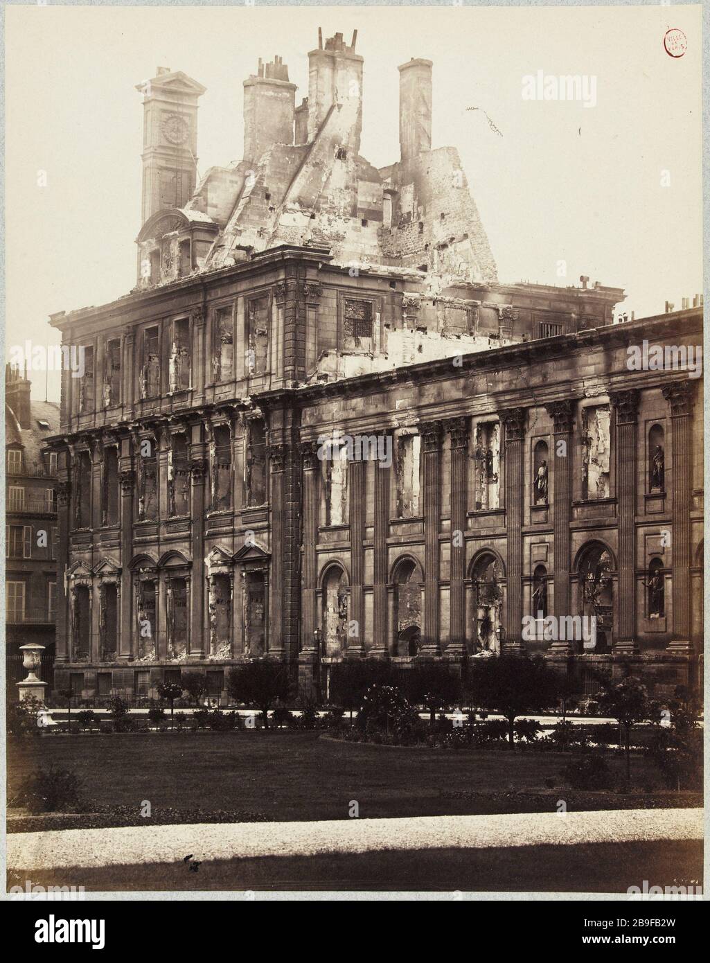 Pavillon de Marsan, les Tuileries. Palais des Tuileries, Pavillon de Marsan. 1ère arrondissement, Paris. La commune de Paris. 'Les ruines de la commune : le Palais des Tuileries, Pavillon de Marsan. Paris (Ier arr.)'. Photo de Pierre Emonts (1831-1912). Rage sur papier alluminé. 1871. Paris, musée Carnavalet. Banque D'Images