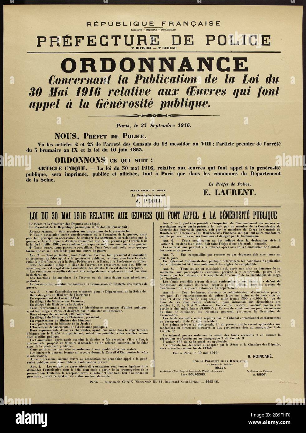 RÉPUBLIQUE FRANÇAISE, liberté - égalité - Service de POLICE de la Fraternité préfecture 2 - 2ème BUREAU, ORDONNANCE concernant la publication de la Loi du / 30 mai 1916 sur les travaux qui font appel à la générosité du public. Imprimerie Chaix. République française (liberté - Egalité - Fraternité), Préfecture de police, 2 e division - 2 e bureau. Ordonnance concernant la publication de la Loi du/ 30 Mai 1916 relatif aux oeuvres qui font appel à la Bénérosité publique. Typographie. 1916. Paris, musée Carnavalet. Banque D'Images
