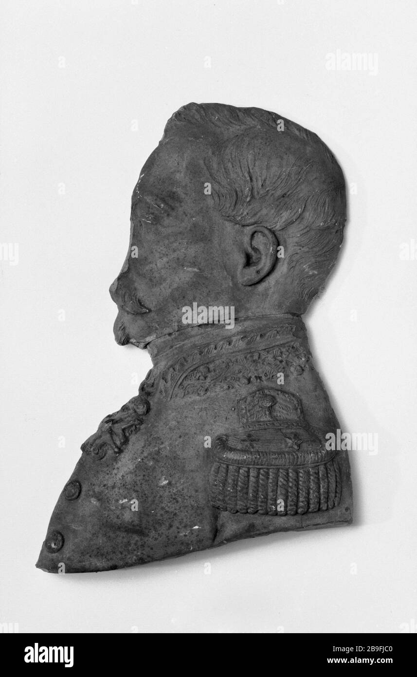ADMINISTRATEUR DE PROFIL, INCONNU Jean-Pierre Dantan (1800-1869) dit Dantan le Jeune. Profil d'officier, inconnu. Décharge. Terre-cuite, 1852. Paris, musée Carnavalet. Banque D'Images
