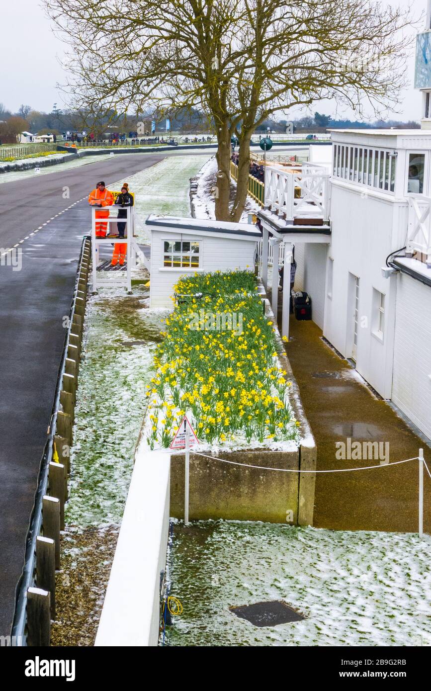 Circuit de course de Goodwood dans la neige, réunion des membres du GRRC 76, Goodwood, West Sussex Banque D'Images