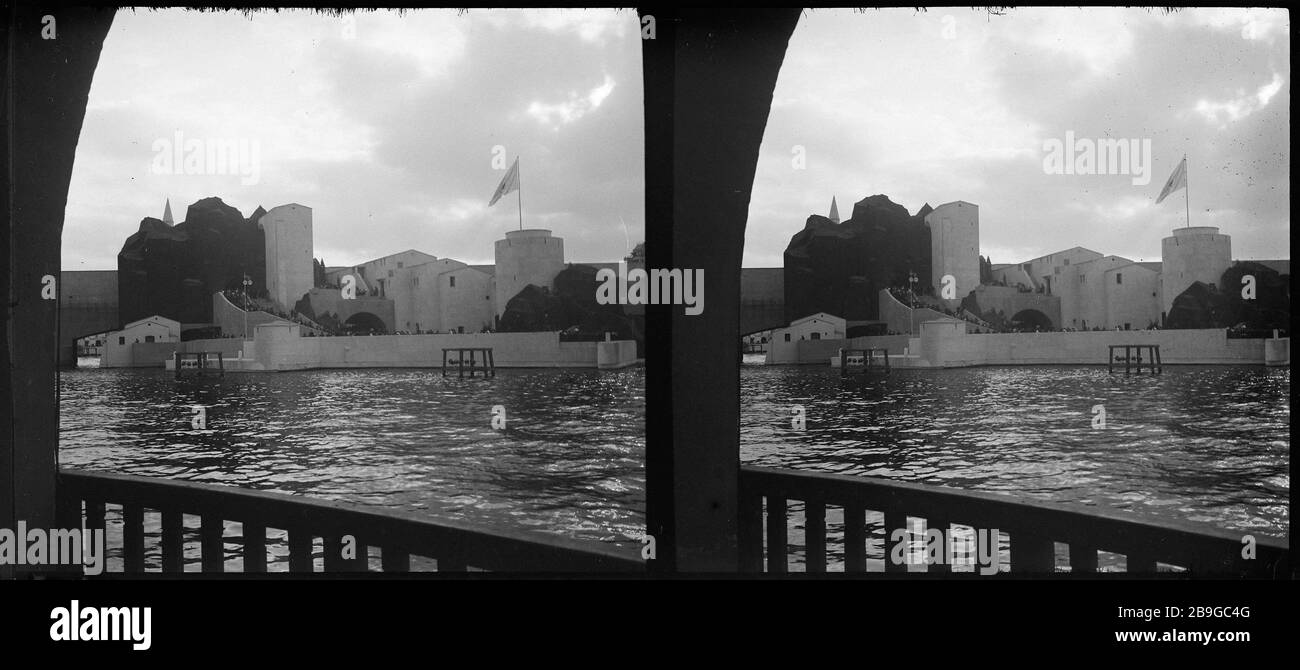 VUE PRISE DE LA SEINE L'EXPOSITION INTERNATIONALE 1937 vue pry depuis la Seine de l'exposition internationale de 1937. Paris, 1937. Vue stéréoscopique anonyme. Paris, musée Carnavalet. Banque D'Images