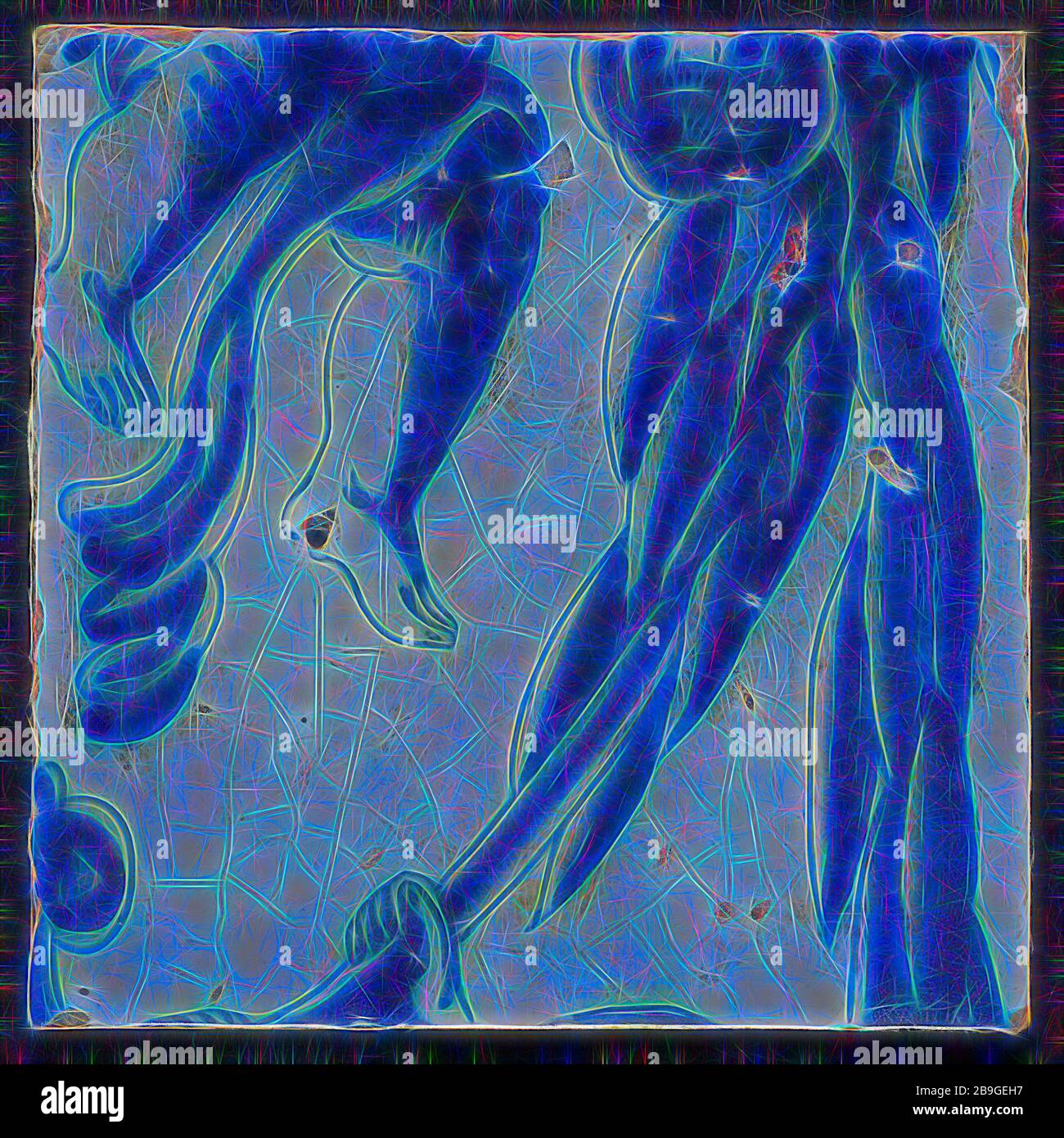 Tableau de carreaux en bleu sur fond blanc avec motif répétitif de deux anges sur la pendaison de guirlandes, lianes, tile photo avec la découverte de la terre du fragment de poterie Céramique, cuite en archéologie Banque D'Images