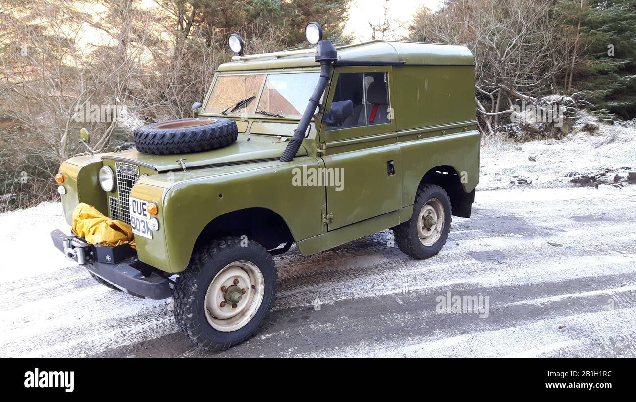 Land rover série 2 dans la neige Banque D'Images